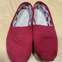 25cm TOMS レッド スリッポンの画像
