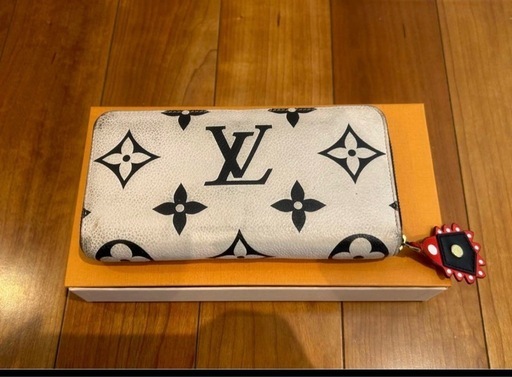 LOUIS VUITTON ジッピーウォレット　長財布