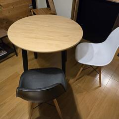 IKEA イケア PINNTORP ピントルプ
テーブル、チェアの3点セットの画像