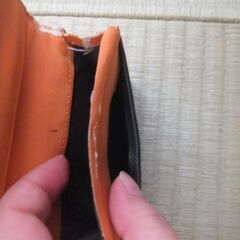 黒×オレンジ  名刺入れ　ダメージありです。画像で分かる通りダメージはありますが使えます。  の画像