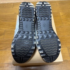 婦人用ビジュー付きスニーカー厚底軽量Mサイズ1時間歩行のみ美品の画像