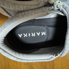 婦人用ビジュー付きスニーカー厚底軽量Mサイズ1時間歩行のみ美品の画像