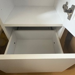 ミラー付き棚の画像