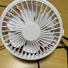 取引中　小型扇風機とモバイルバッテリー の画像