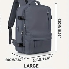 【美品🌟靴ポケットあり32L】白のリュックの画像