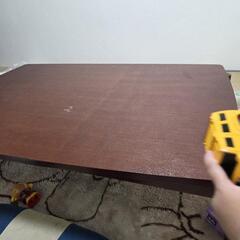 長方形テーブルの画像