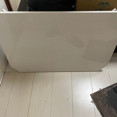 折りたたみテーブルの画像