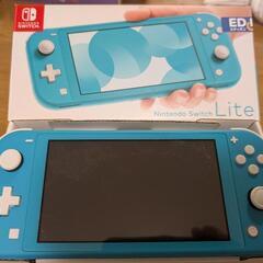 ニンテンドーSwitchLiteとゲームソフトの画像