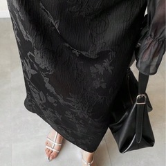 【新品】ワンピース　黒　パーティドレスの画像