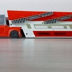 ホットウィール　メガ　オレンジトレーラー50 車　の画像