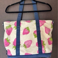🍓柄のトートバッグの画像