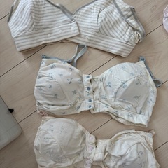 出産用ショーツと授乳時前開きブラジャーの画像
