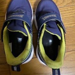 男の子　スニーカー　18.0cmの画像