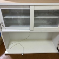 食器棚の画像
