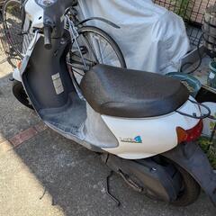 スズキレッツ4 白の画像