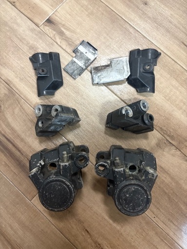 YAMAHA rz250 rz350 xj400 xj550 フロントキャリパー rz250 rz350 xj400 xj550 フロントキャリパー (yyy) 福生の