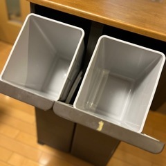 ゴミ箱の画像