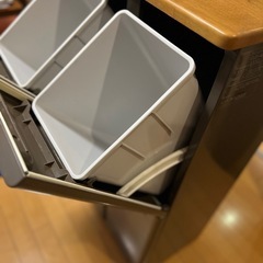 ゴミ箱の画像