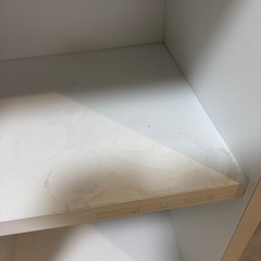 ピンクとホワイトの棚の画像
