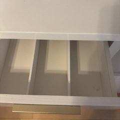 ホワイトのカップボード
の画像