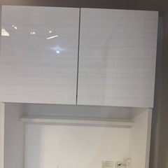 ホワイトのカップボード
の画像