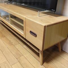 天然木のテレビボードの画像