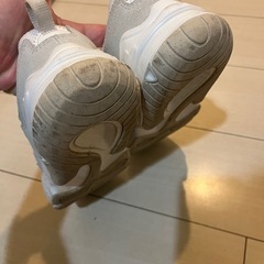NIKE✨人気モデル✨ベージュスニーカー✨ユニセックス男女兼用✨の画像
