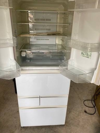 NO B407?福岡市内配送設置無料✨?東芝 TOSHIBA マジック大容量 FVシリーズ 冷凍冷蔵庫（551L・フレンチドア） 6ド