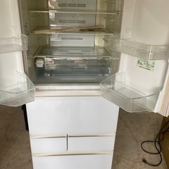 NO B407🌈福岡市内配送設置無料✨🌈東芝 TOSHIBA マジック大容量 FVシリーズ 冷凍冷蔵庫（551L・フレンチドア） 6ドア クリアシェルホワイト GR-J560FV(ZW)の画像