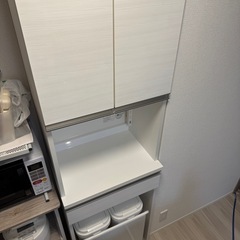 白色のレンジボードとゴミ箱のセット
の画像