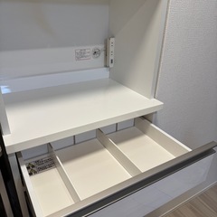 白色のレンジボードとゴミ箱のセット
の画像