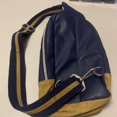 ネイビー レッド ショルダーバッグの画像