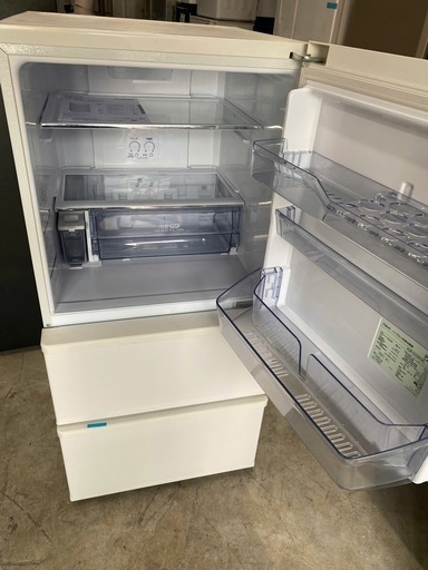 NO B409?福岡市内配送設置無料✨?AQUA アクア 冷蔵庫（238L・右開き