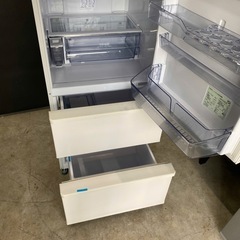 NO B409🌈福岡市内配送設置無料✨🌈AQUA アクア 冷蔵庫（238L・右開き） 除菌機能 ミルク AQR-SV24K（W）　2021年の画像