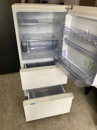 NO B409?福岡市内配送設置無料✨?AQUA アクア 冷蔵庫（238L・右開き） 除菌機能 ミルク AQR-SV24K（W）　20
