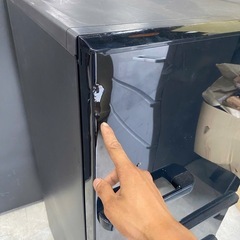 NO B410🌈福岡市内配送設置無料✨🌈AQR-SV24G-K 冷蔵庫 ヴィンテージブラック [238L /3ドア /右開きタイプ]の画像