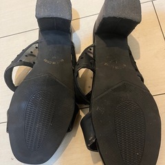 attragirl✨シンプルキレイめ✨ブラックサンダル✨ドット柄✨の画像
