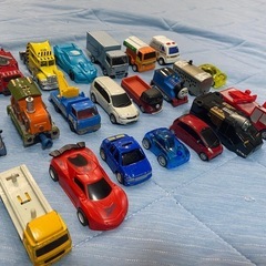 車の玩具の画像