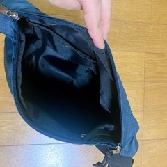 【無料】傷ありショルダーバッグ 男女兼用の画像