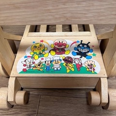 アンパンマン 木製 
カタカタ手押し車 の画像