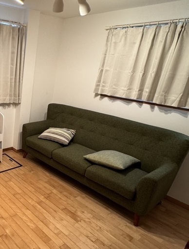 【お譲り決定】三人掛けソファー＋スツール