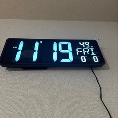 ニトリ　電波 LED掛け置き兼用時計(ダイオ)の画像