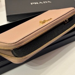 【未使用美品！早い者勝ち🔥】PRADA 長財布の画像