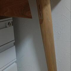 【破損ありだが比較的美品】ダイニングテーブルの画像