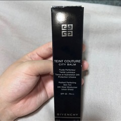 GIVENCHY ファンデーションの画像