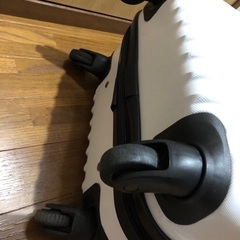 キャリーケース ホワイトの画像