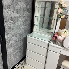 ドレッサーの脇に置く収納棚を差し上げますの画像