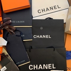 エルメス シャネル ルイヴィトン 紙袋などの画像