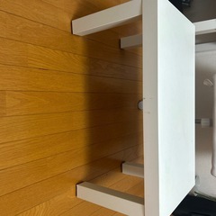 イケヤホワイトテーブル
の画像