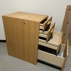 40年ほど前の学習机のチェストのみの画像